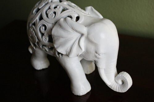 大象雕像作为好运的护身符